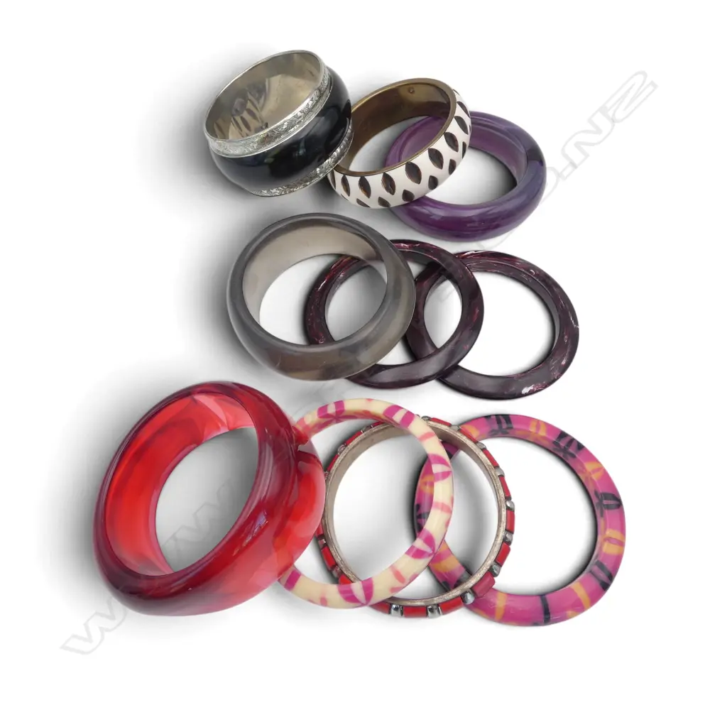 COLLECTION OF TEN ASSORTED BANGLES Image 1++