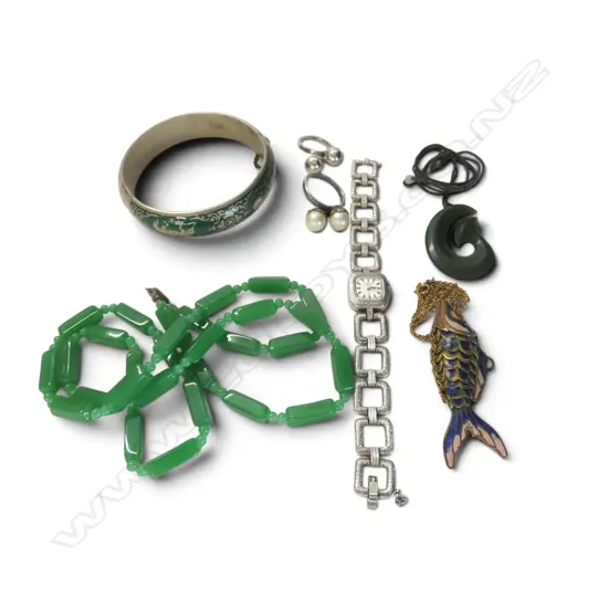 7 PCES JEWELLERY; 2 RINGS, 3 NECKLACES (JADE, GREENSTONE HOOK PENDANT, ARTICULATED FISH), WRIST WATCH, STG BANGLE