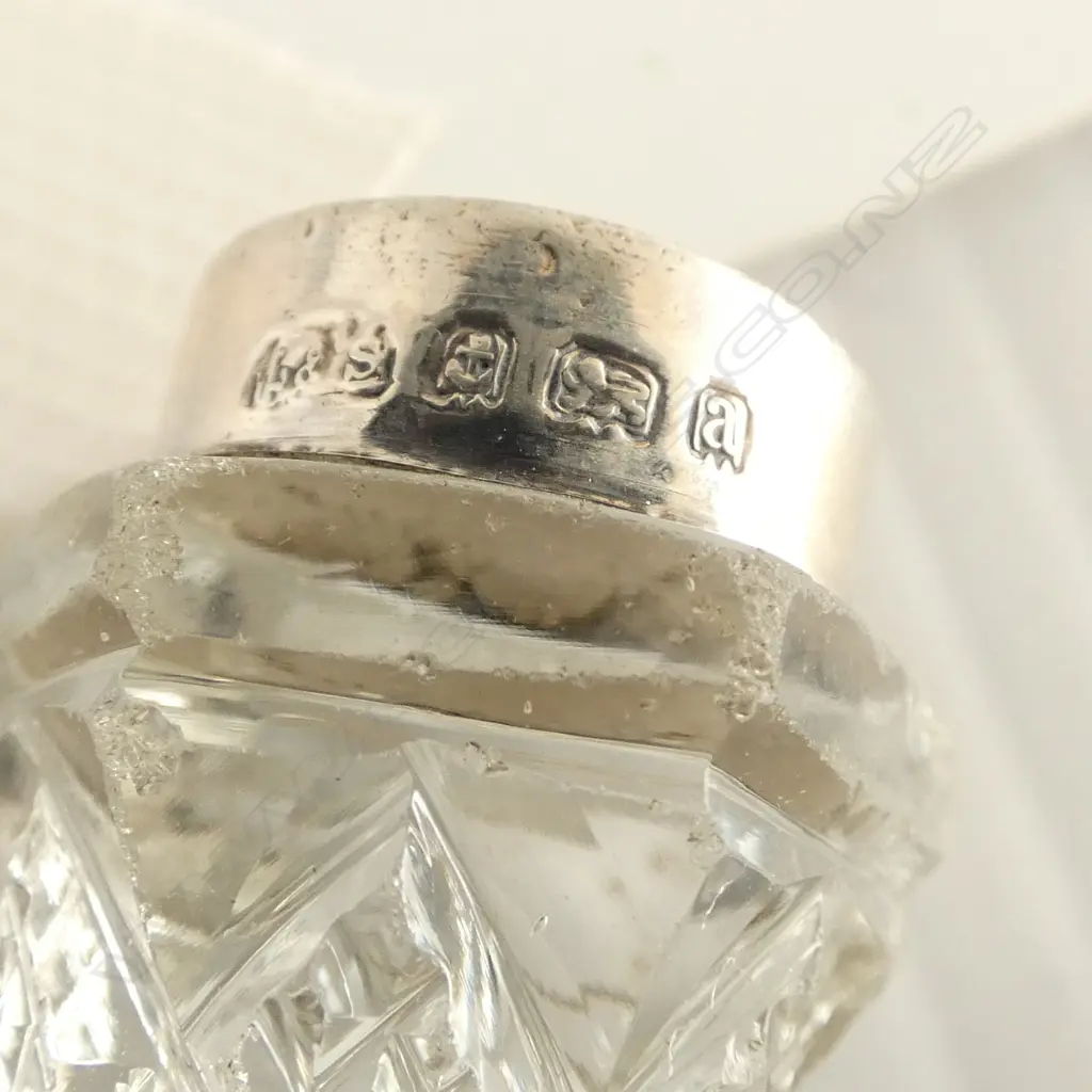 PR CUT CRYSTAL & SILVER MOUNTED KNIFE RESTS. Boxed Image 1++