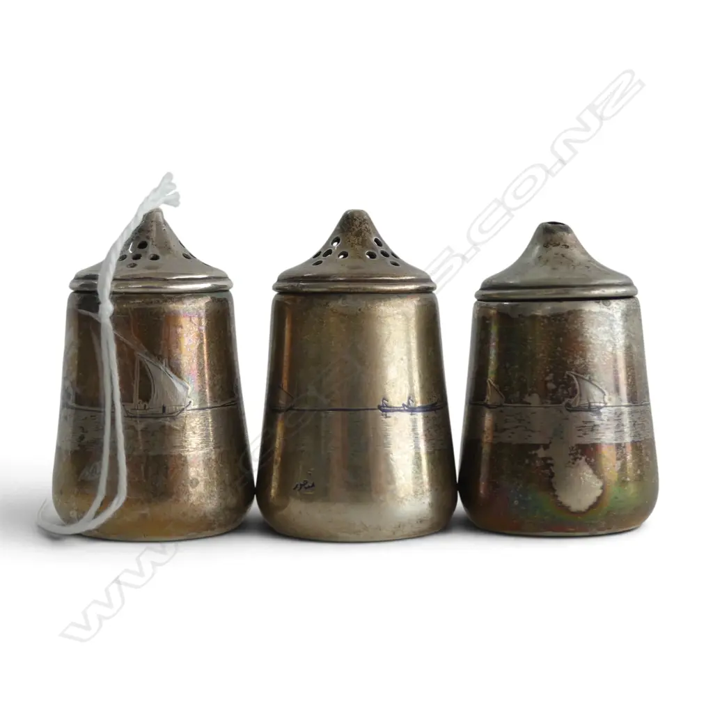 3 900 SILVER PEPPERETTES 81gms H.45mm Image 1++