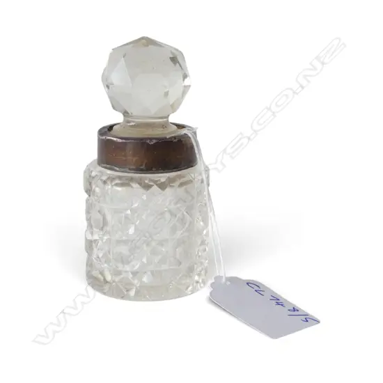 ANTIQUE STG SILVER & HOBNAIL CUT CRYSTAL SALTS BOTTLE London c.1900, H.85mm Dia.40mm 