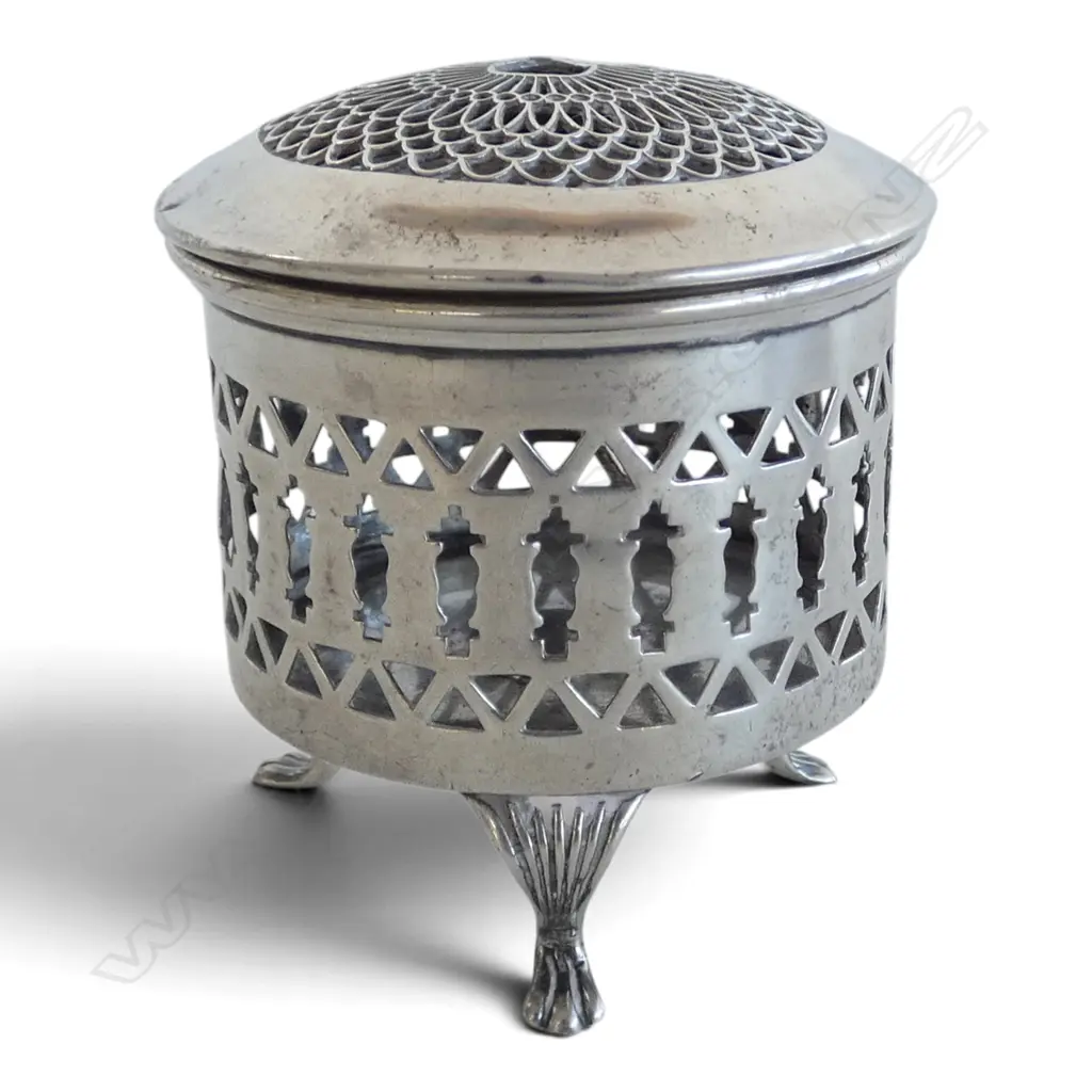 Small silver pierced lidded pot. Birmingham 1910. 27gms Image 1++