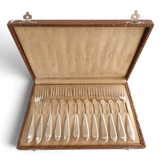 12 DUTCH 840 SILVER CAKE FORKS, 225gms, BOXED