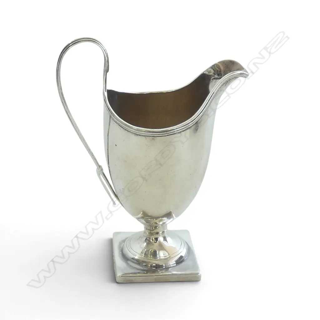 GEO III LONDON 1796 SILVER HELMET SHAPE CREAM JUG, 110.96gms, Dia. 60mm H.140mm Image 1++