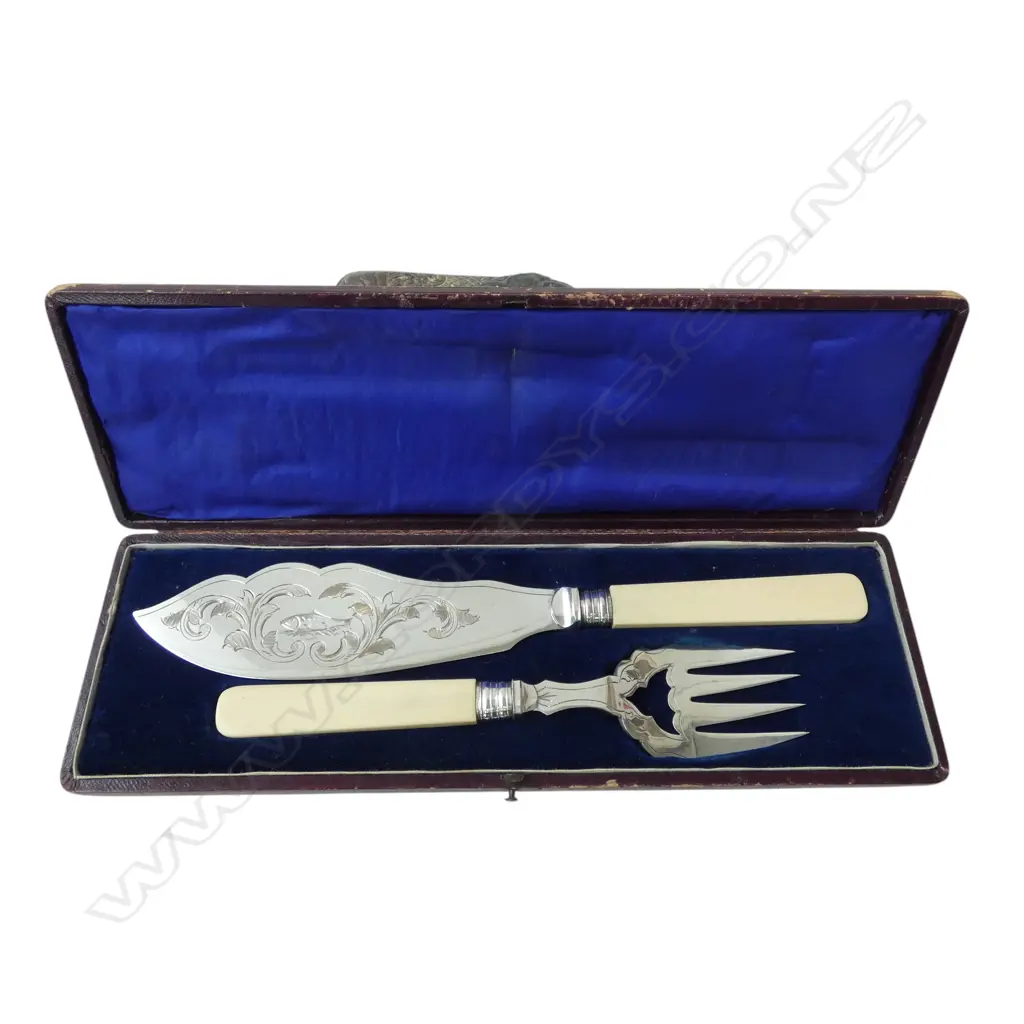 CASED FISH SET casein handle  Image 1++