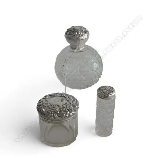3 STG SILVER LIDDED VANITY BOTTLES H.120mm