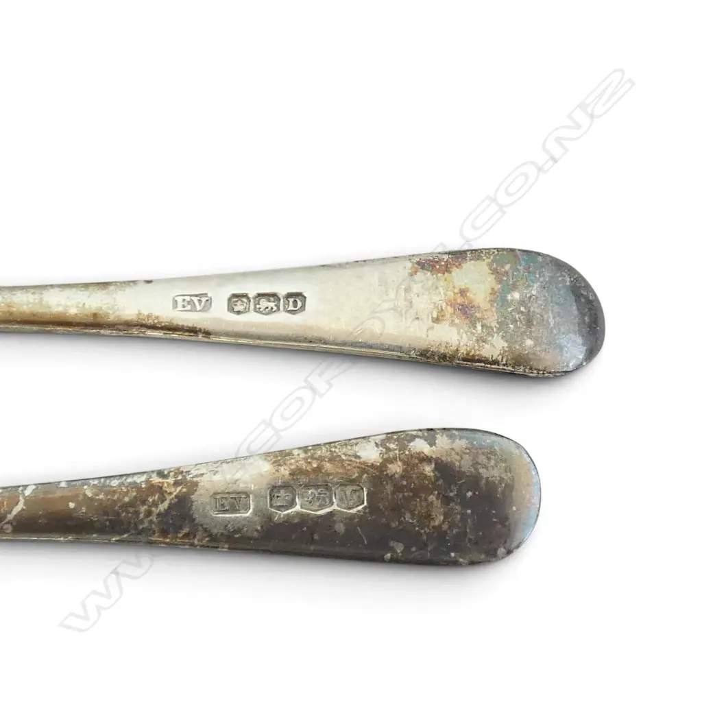 CASED (lid faulted) SET 0F 6 SILVER CAKE FORKS Sheffield 1946. 92gms Image 1++