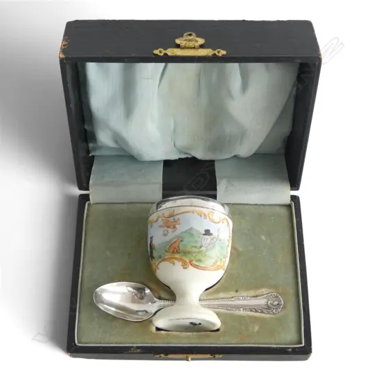 STG SILVER RIM ‘HEY DIDDLE’ EGG CUP & STG SPOON BIRM 1907 IN CASE