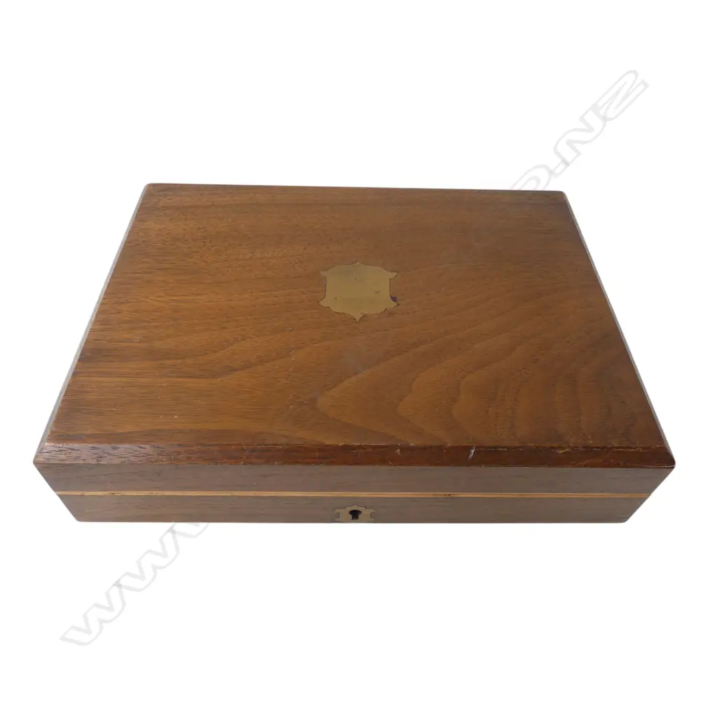 BOXED IVORINE 'BONE' HANDLED 6 PLACE FISH SET Image 1++