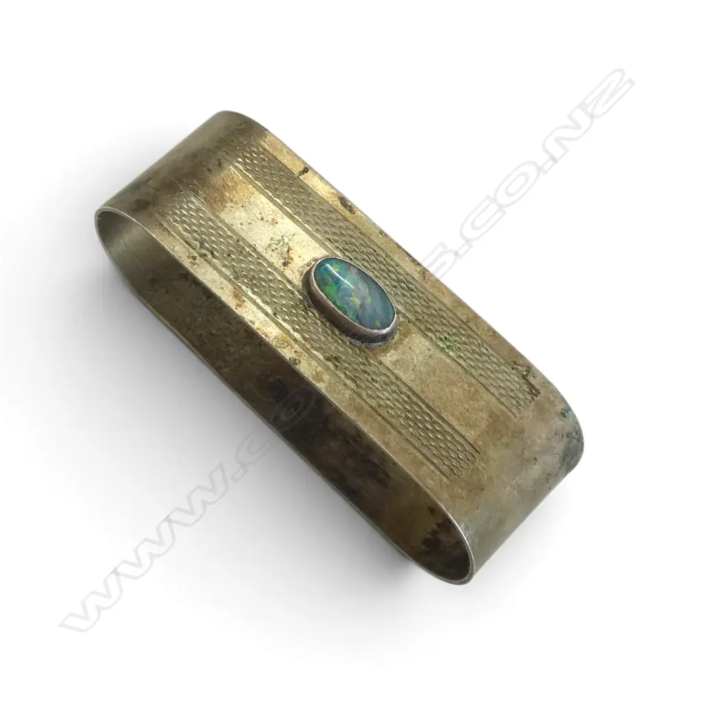 5 STG SILVER; PURSE LONDON 1916, SALT & PEPPER, CONDIMENT SHAKER, & NAPKIN RING, some dents, 133.5gms (silver) Image 1++