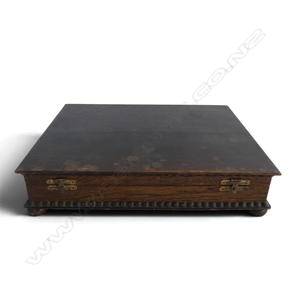 CASED CANTEEN OF CUTLERY Incl. 6 IVORINE 'BONE' KNIVES Image 1++