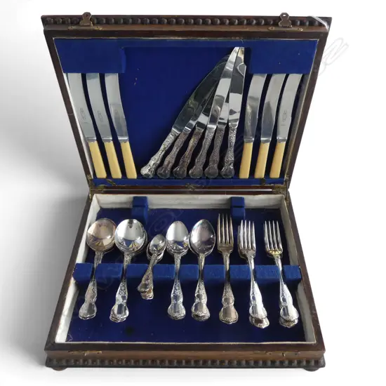 CASED CANTEEN OF CUTLERY Incl. 6 IVORINE 'BONE' KNIVES