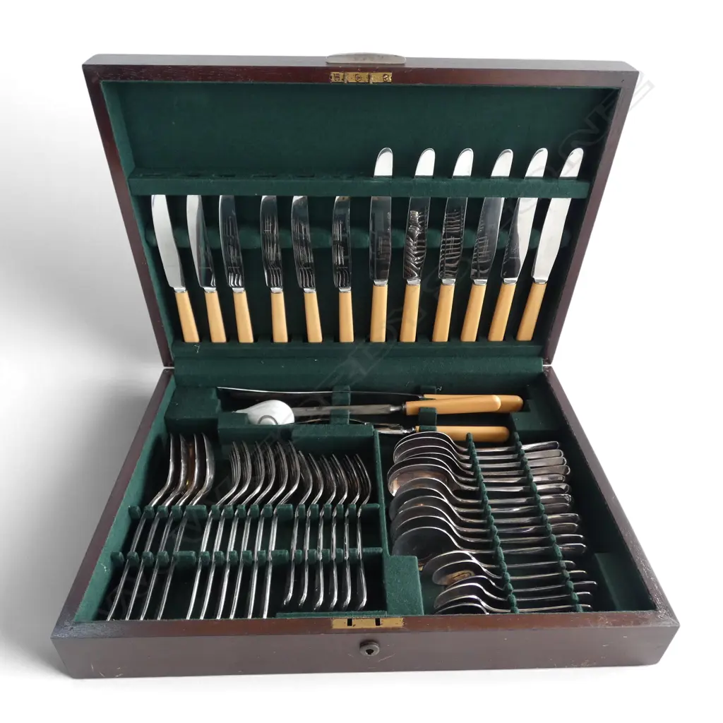 'HARRODS' EP CUTLERY CANTEEN W.445mm Image 1++