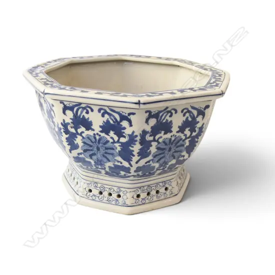 ORIENTAL B/W JARDINIERE H.185mm 
