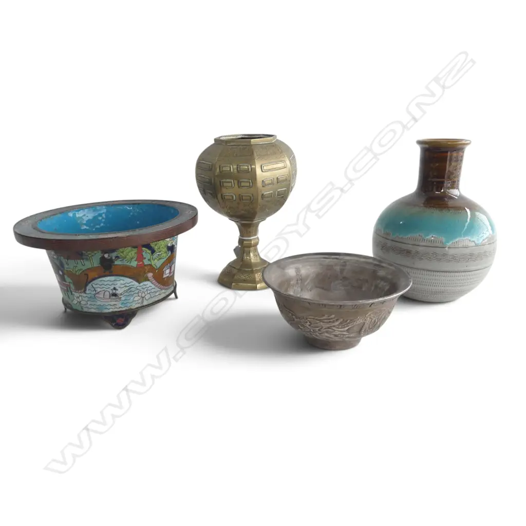 4 ORIENTAL PIECES; SILVER METAL BOWL, CLOISONNE CACHE POT, BRASS VASE, CERAMIC VASE H.190mm Image 1++