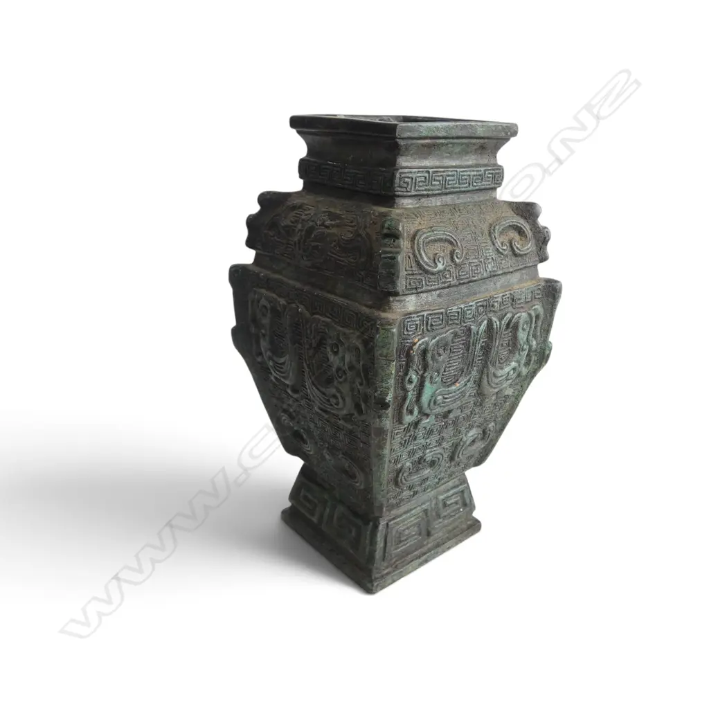 4 ORIENTAL METAL ARCHAIC STYLE PIECES; VASE H.220mm, 2 LIDDED CONTAINERS, BELL Image 1++