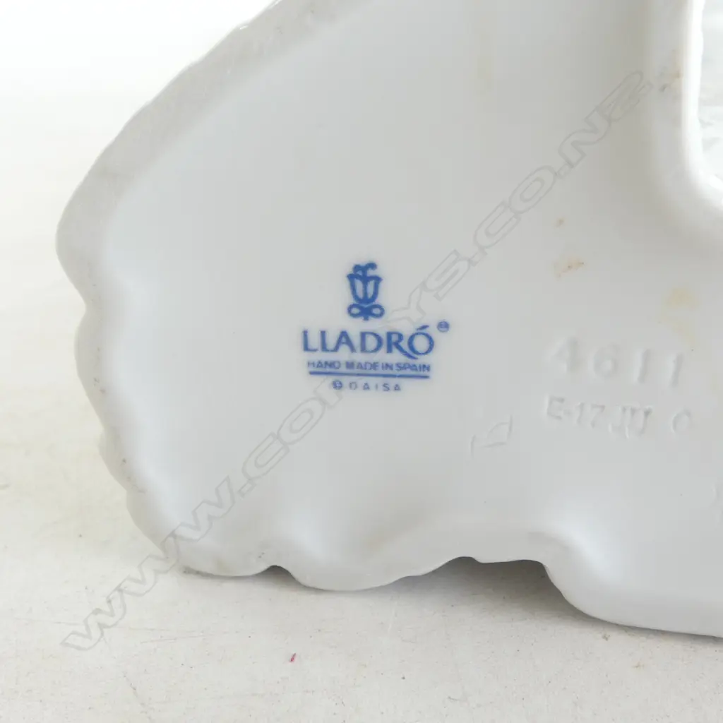 LLADRO NUNS #4611 H.330mm Image 1++