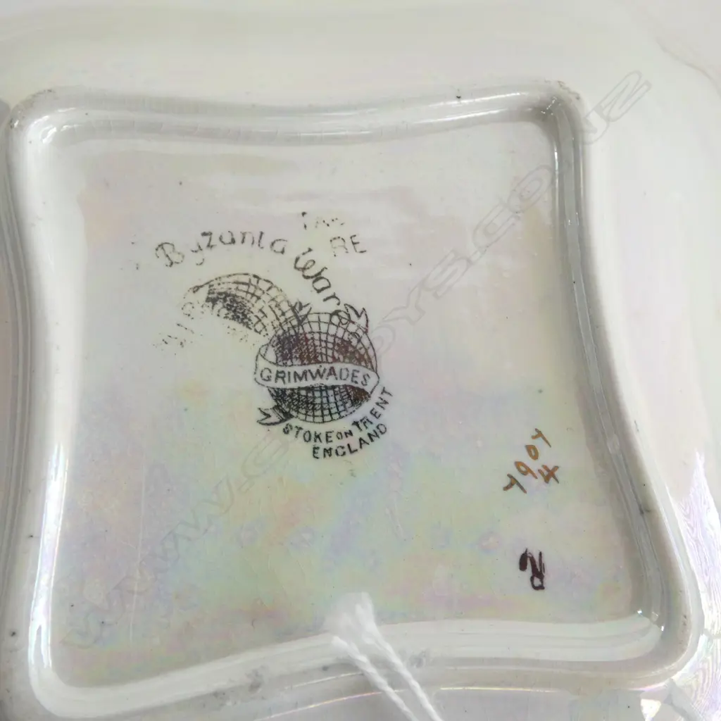 GRIMWADES FAIRY LUSTRE DISH, 150x150mm Image 1++