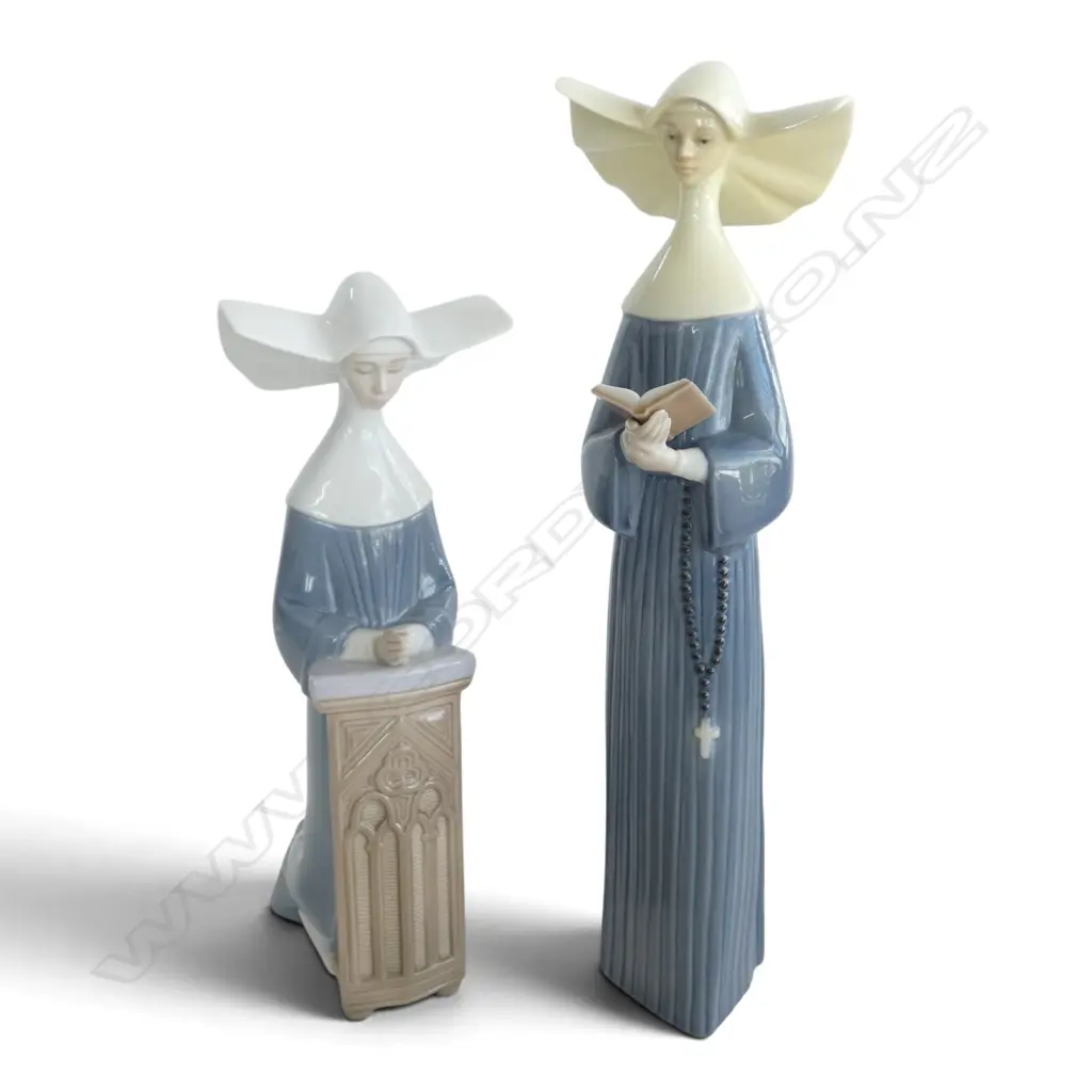 2 LLADRO NUNS; #5502 & #5500 (NECK REPAIRED) H.270mm Image 1++