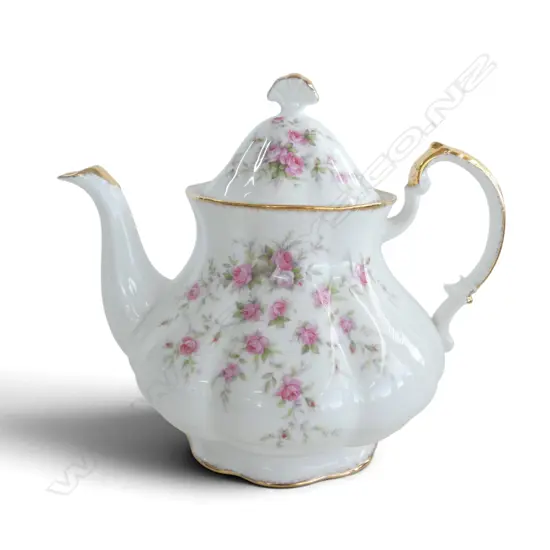 LARGE PARAGON ‘VICTORIA ROSE’ BONE CHINA TEAPOT ENGLAND, H.150MM L.220MM
