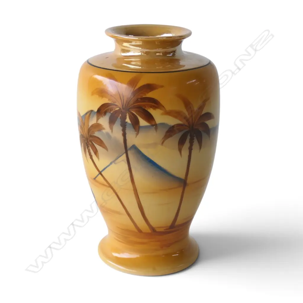 EARLY 20TH-CENTURY VINTAGE JAPANESE LUSTERWARE VASE WITH DESERT SCENE, H.250MM Image 1++