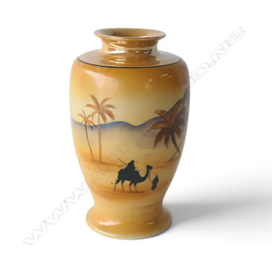 EARLY 20TH-CENTURY VINTAGE JAPANESE LUSTERWARE VASE WITH DESERT SCENE, H.250MM