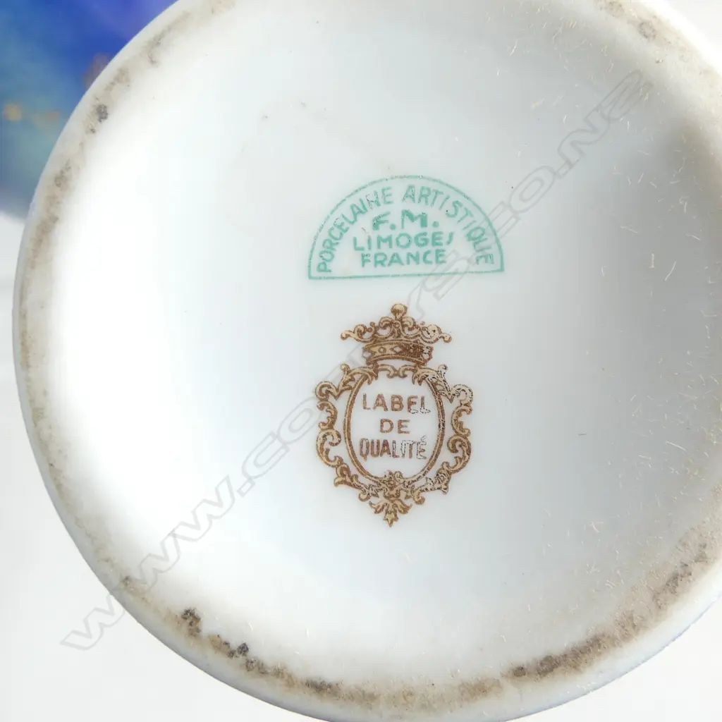ROYAL DOULTON VASE, LIMOGES VASE & OTHER small chip to rim H.210mm Image 1++