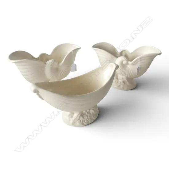 PR CROWN LYNN NAUTILUS MANTEL VASES + OTHER CROWN LYNN VASE W.300mm