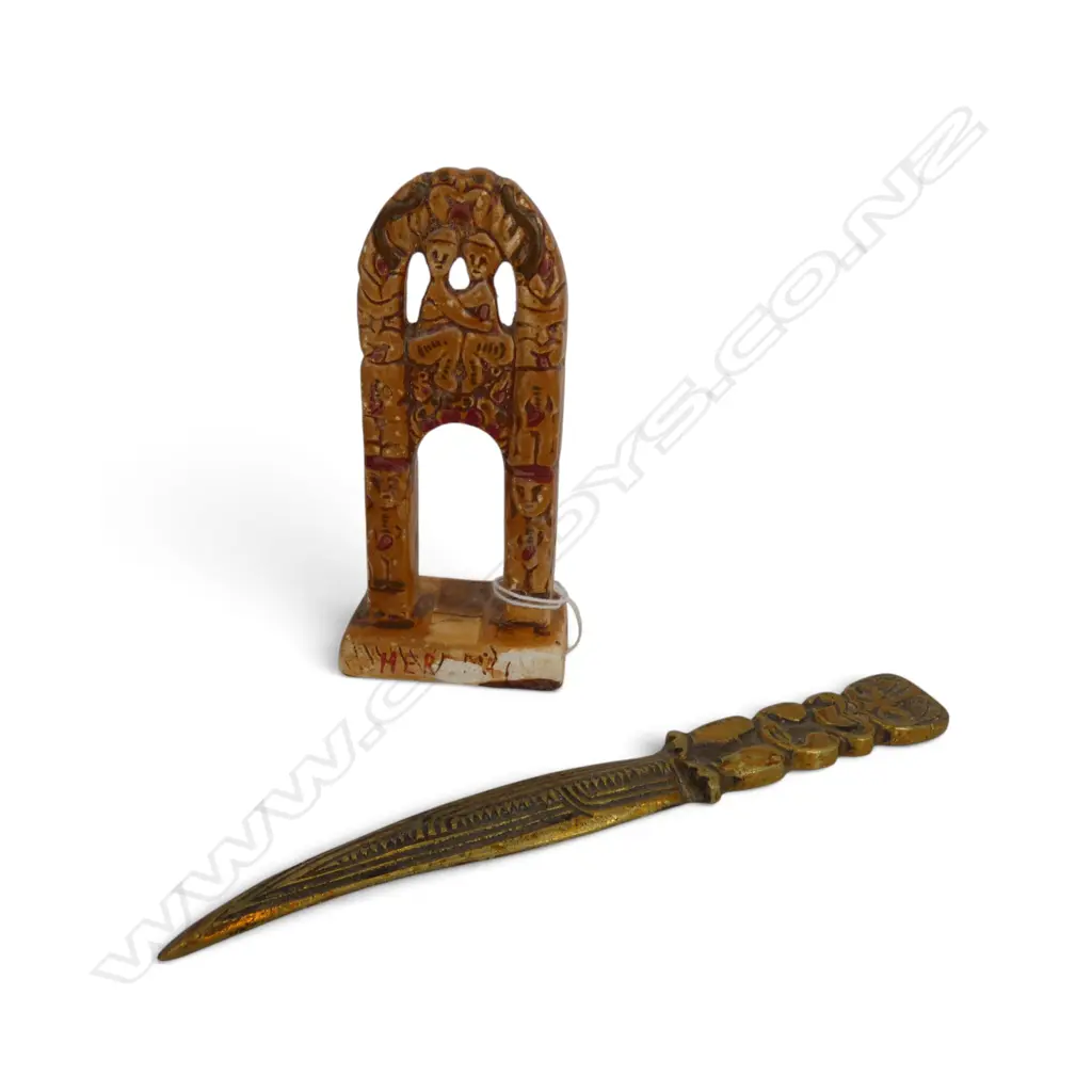 BRASS MAORI LETTER OPENER L.185mm + ENGLISH CHINA 'HEREMAI' ORNAMENT Image 1++