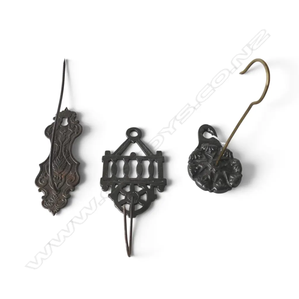 3 CAST IRON WALL MOUNTED PAPER RECEIPT SPIKES, L.90mm-150mm  Image 1++