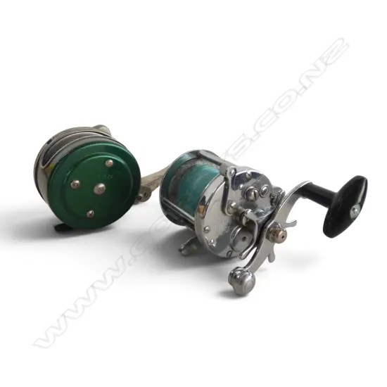 UAS PERRINE MFG FREE STRIPPING REEL & A P FLUEGUR ROCKET FISHING REEL 