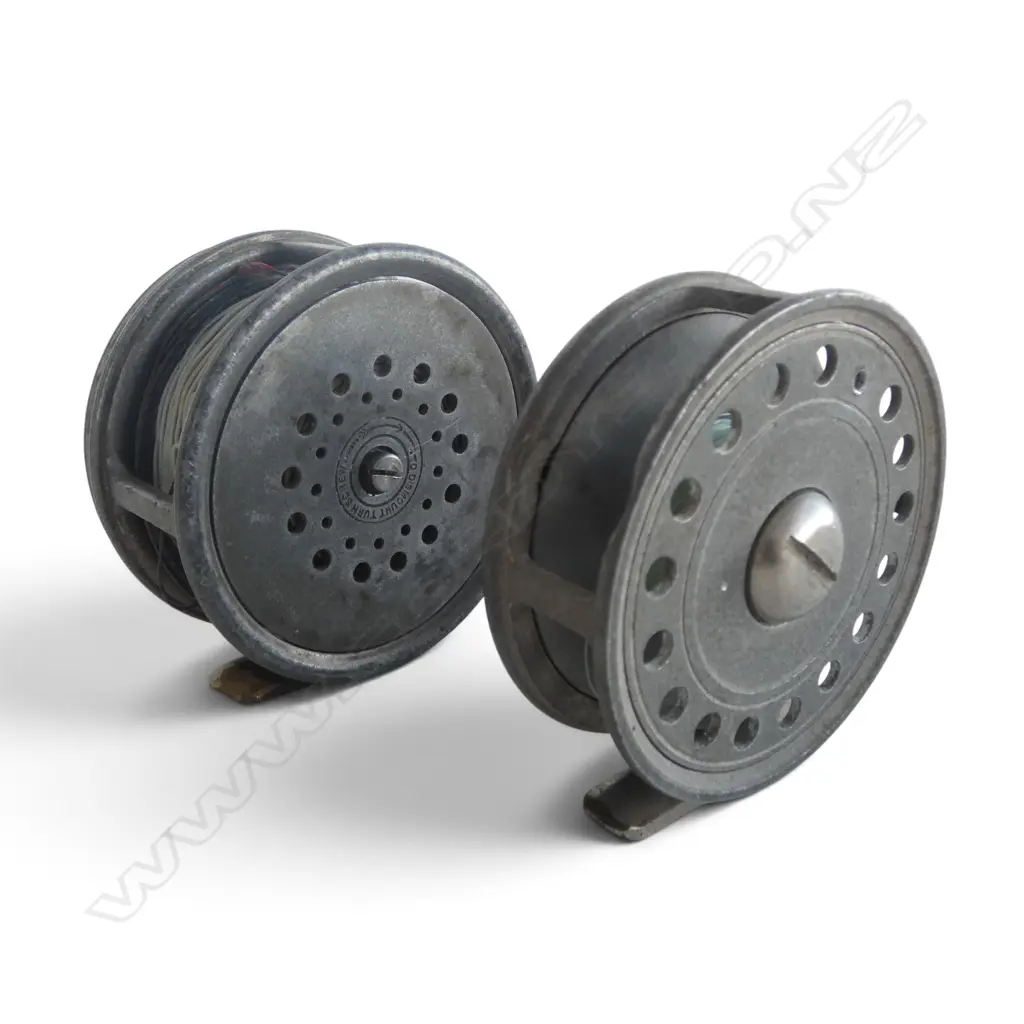 2 VINTAGE FRESH WATER FISHING REELS HARDYS THE PERFECT  MARK2 & DAWSON THE PERPETUAL  Image 1++