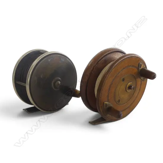 ANTIQUE ENGLISH BRASS FRESHWATER FISHING REEL & WOODEN BRASS STAR FRESHWATER REEL DIA90MM
