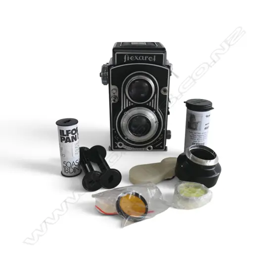 VINTAGE FLEXARET CAMERA w. accessories H.140mm