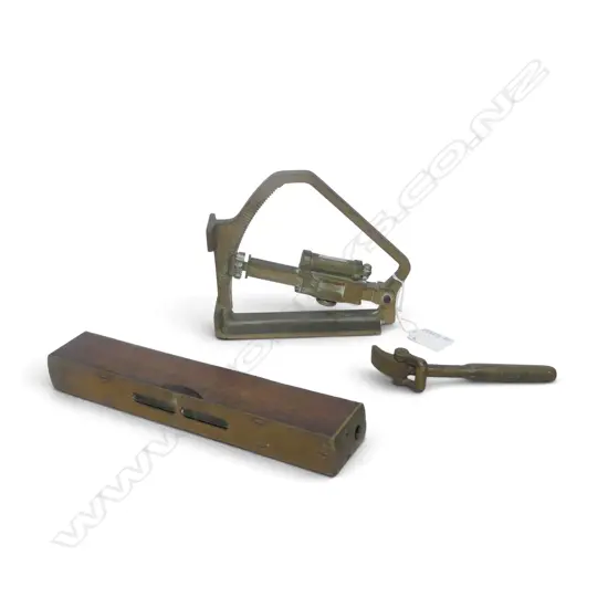 ANTIQUE LEVEL, BRASS CLINOMETER FIELD MARK III w. N.Z. military arrow & OTHER TOOL L.245mm