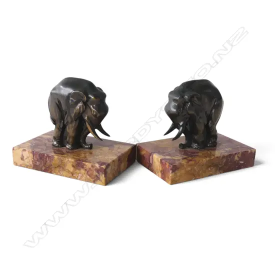 ART DECO BRASS ELEPHANT BOOKENDS ON MARBLE BASE, H.100MM L.110mm