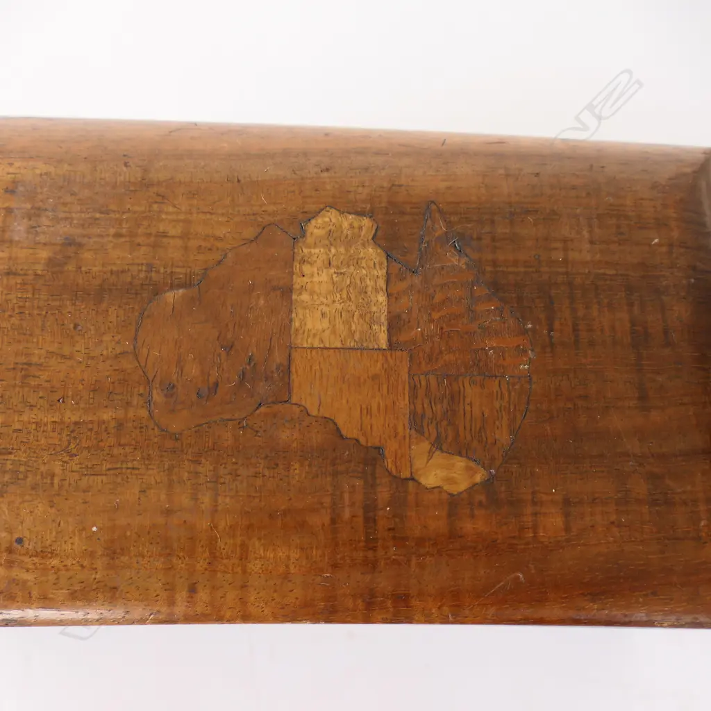 VINTAGE AUSTRALIAN WOODEN BOX W. INLAID MAP, W.185mm, D.110mm, H.75mm Image 1++