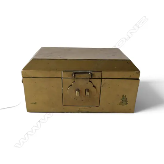 VINTAGE SOLID BRASS HINGED BOX, RUYI LATCH, INTERIOR TRAY, W.180mm, D.110MM, H.95mm