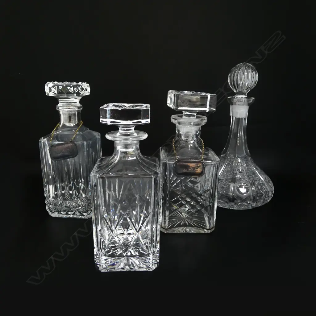 4 CRYSTAL DECANTERS, 2 w. EP TAGS H.300mm Image 1++