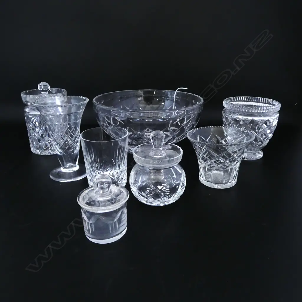 ASST. CUT CRYSTAL Image 1++