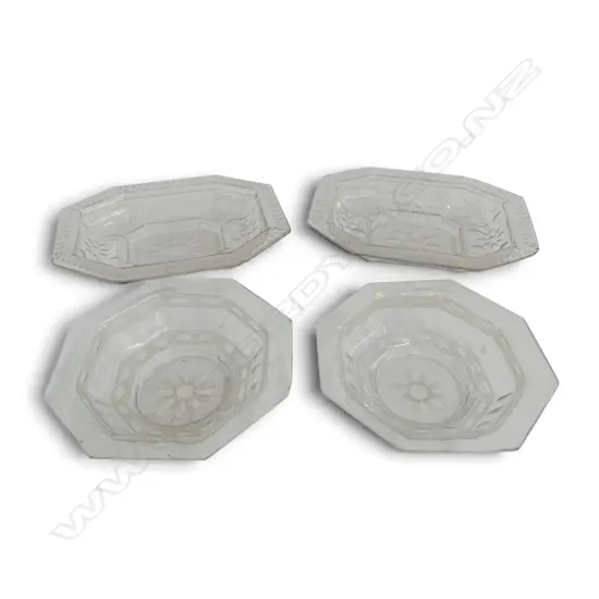 4 ANTIQUE ETCHED GLASS DISHES wear commensurate of age W.235mm