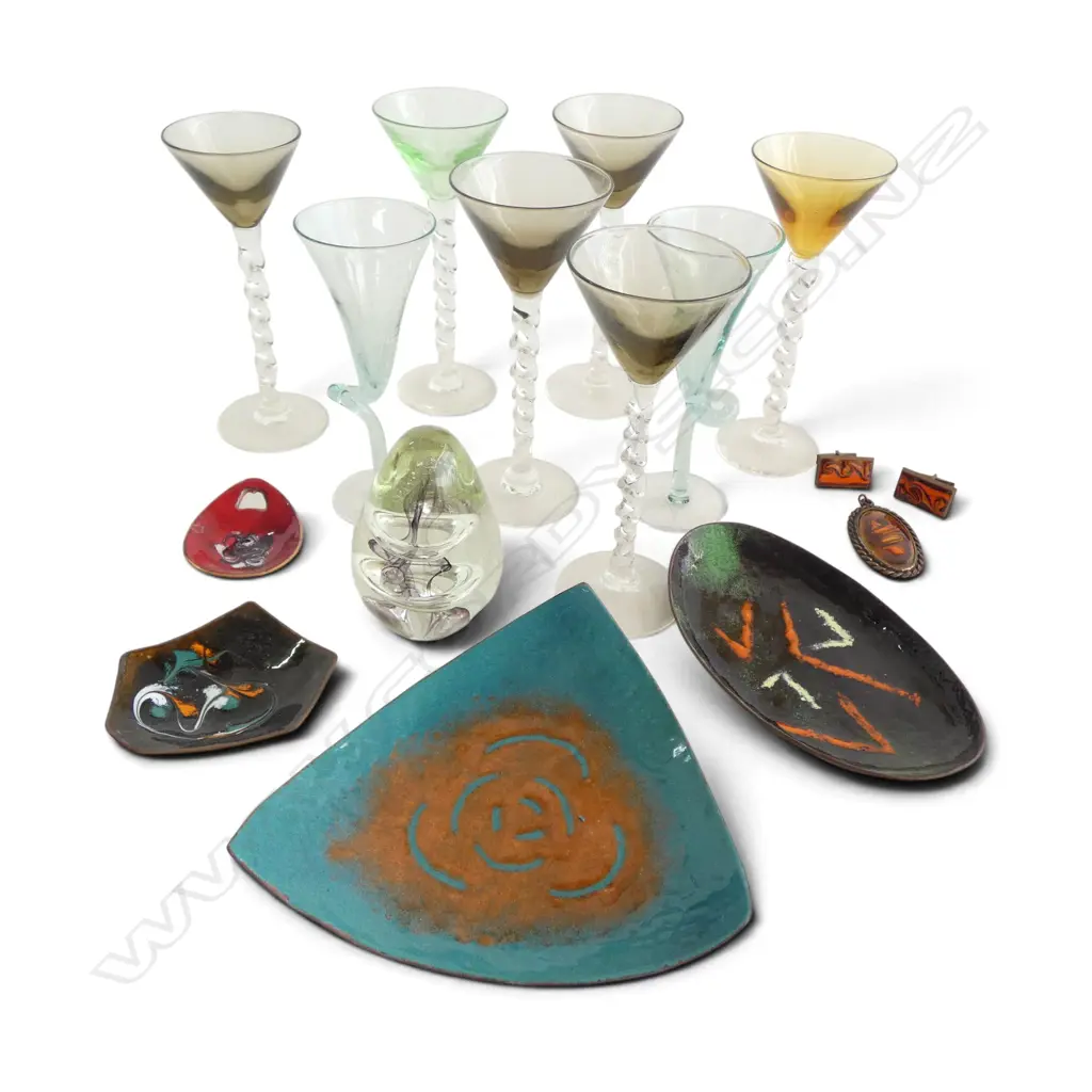 8 DRINKING GLASSES H.140mm, ART GLASS PAPERWEIGHT, ENAMEL DISHES ETC Image 1++