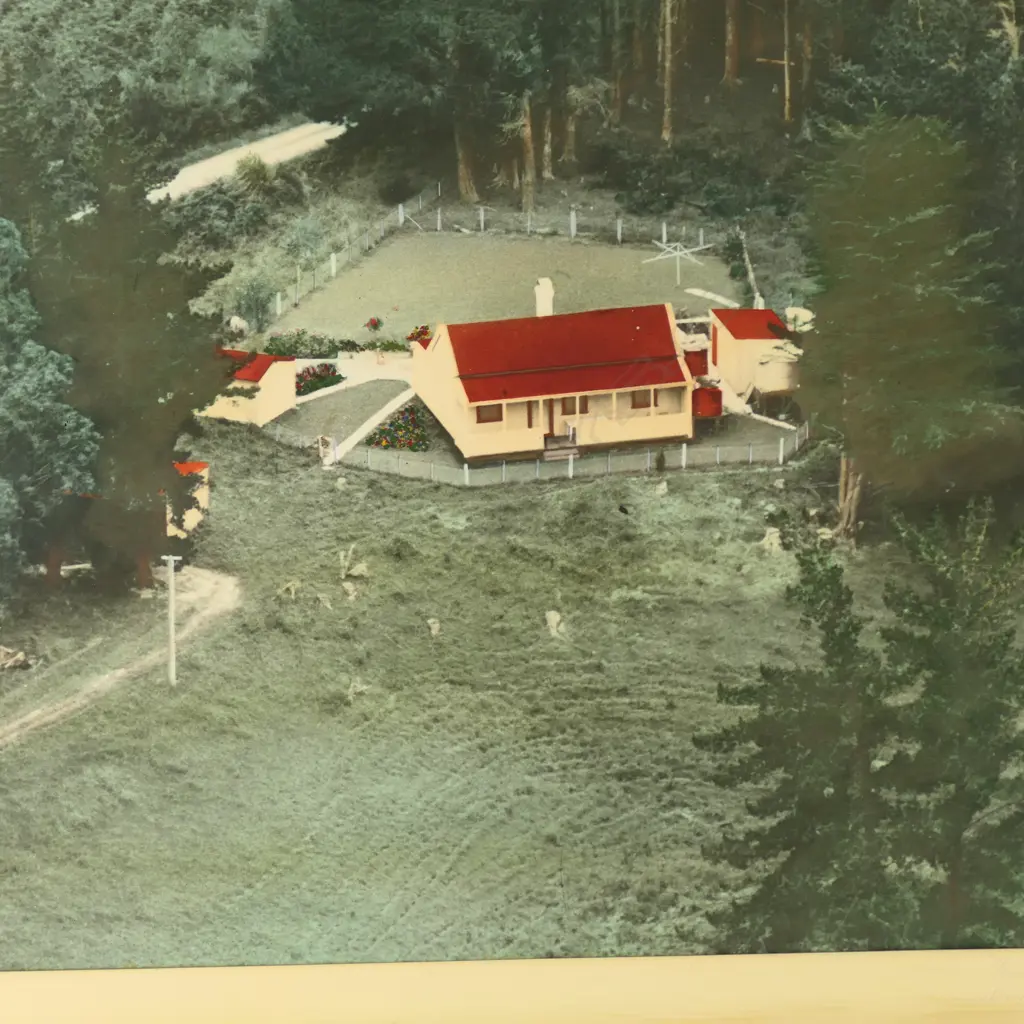 WHITES AVIATION? HAND-COLOURED PHOTOGRAPH OF FARM 500x750mm Image 1++