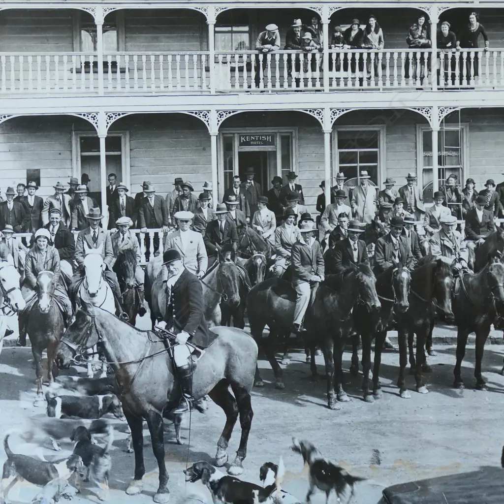 VINTAGE KENTISH HOTEL PHOTOGRAPHIC PRINT 730X530MM  Image 1++