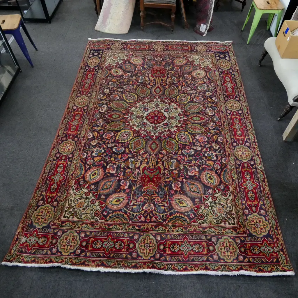 HAND KNOTTED WOOL PILE RUG  Image 1++