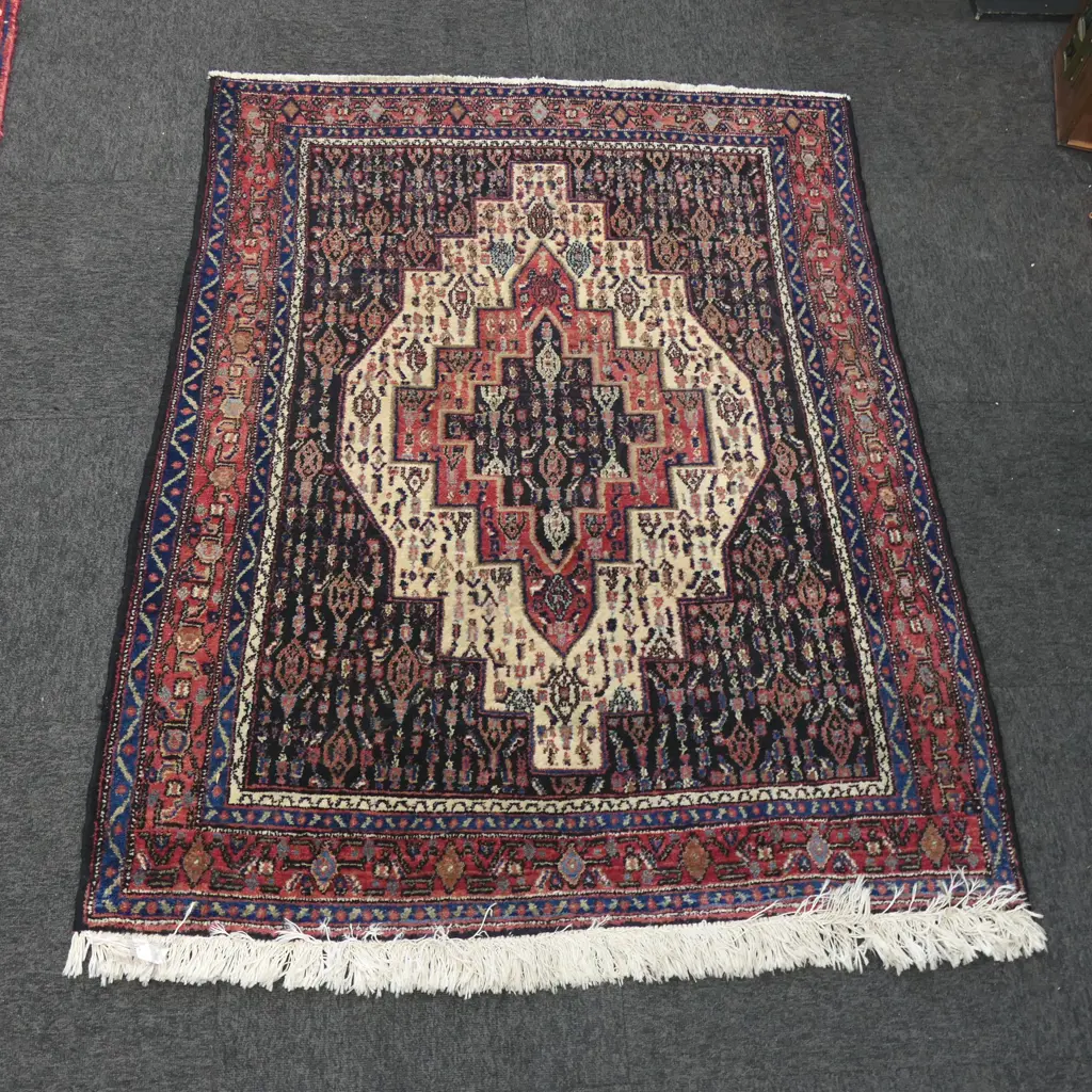 HAND KNOTTED WOOL PILE RUG  Image 1++