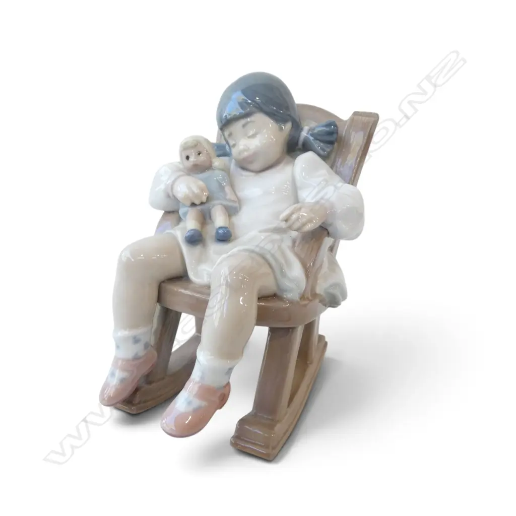 LLADRO #5448 'NAPTIME' H.120mm Image 1++