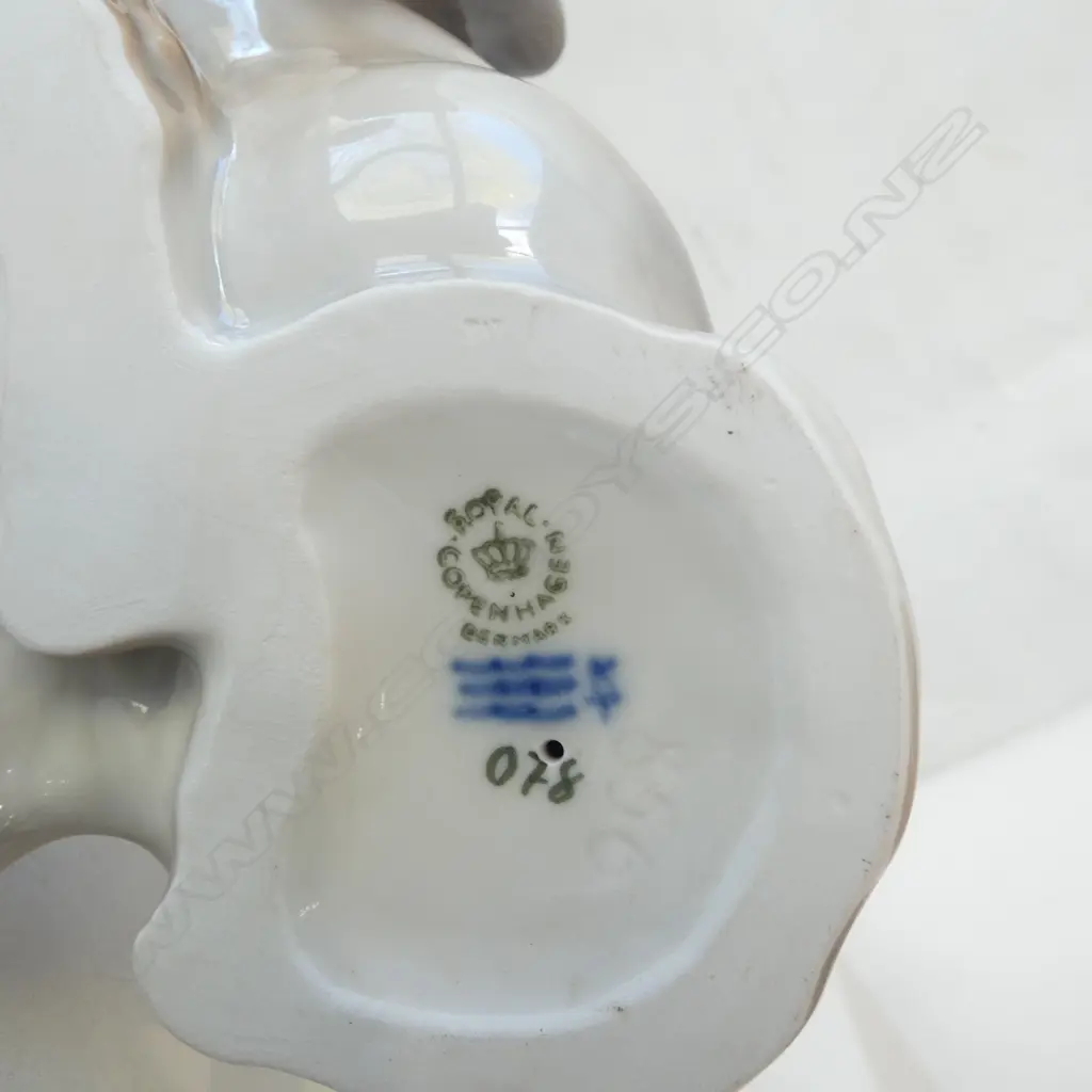 ROYAL COPENHAGEN DOG H.190mm Image 1++