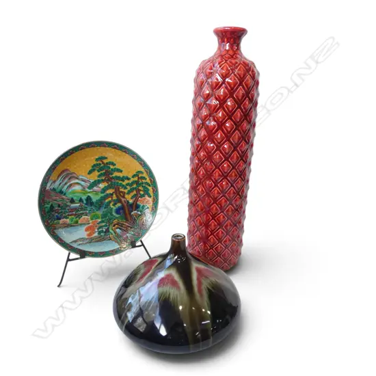 TALL RED VASE H.550mm, ORIENTAL VASE, JAPANESE PLATE & STAND