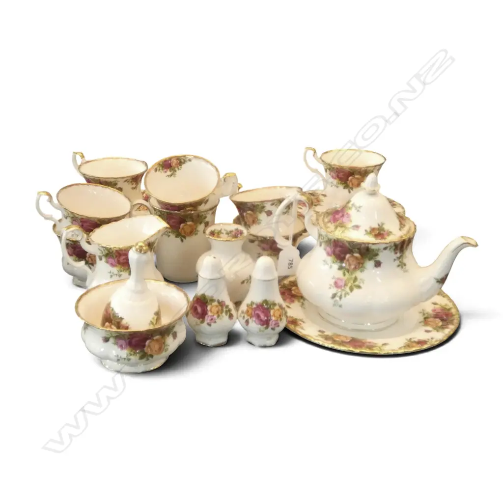 ROYAL ALBERT 'OLD COUNTRY ROSES' TEA SET Image 1++